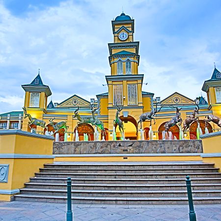 Gold Reef City Theme Park Hotel Йоханесбург Екстериор снимка
